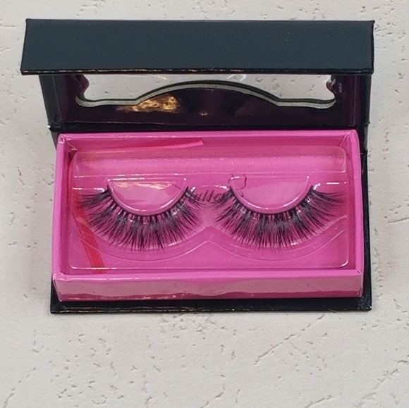 BNIB Flutter Mink Eyelashes Bundle - Picture 3 of 6